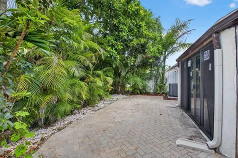 9667 Sunny Isle Circle Boca Raton FL 33428