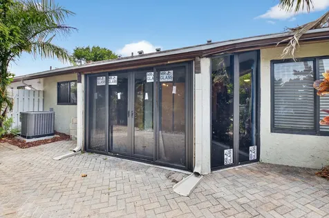 9667 Sunny Isle Circle Boca Raton FL 33428