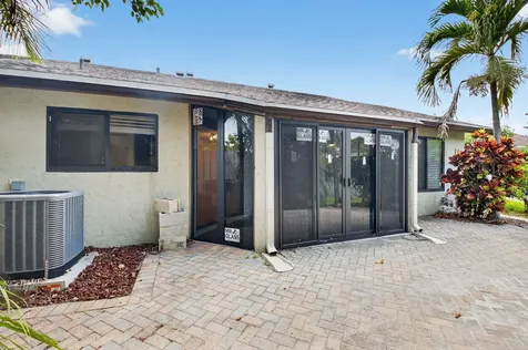 9667 Sunny Isle Circle Boca Raton FL 33428