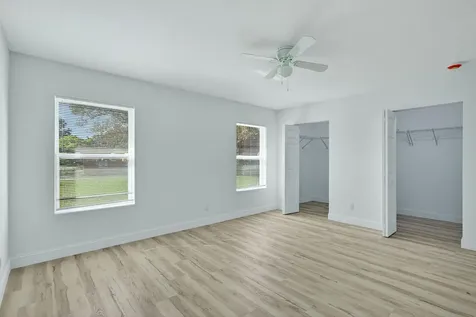 2205 S 33rd S Street Fort Pierce FL 34947