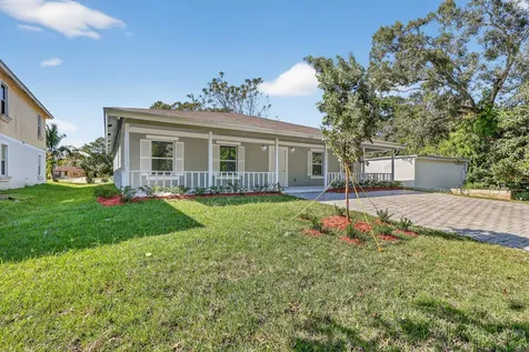 2205 S 33rd S Street Fort Pierce FL 34947