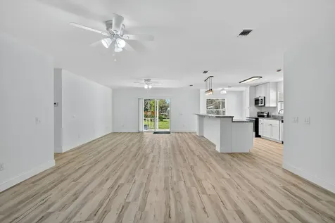 2205 S 33rd S Street Fort Pierce FL 34947