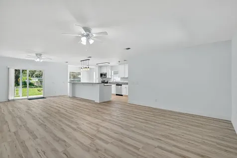 2206 S 34th Street Fort Pierce FL 34947