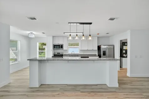 2206 S 34th Street Fort Pierce FL 34947