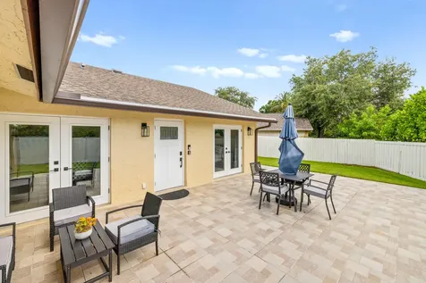 1672 Hawthorne Place Wellington FL 33414