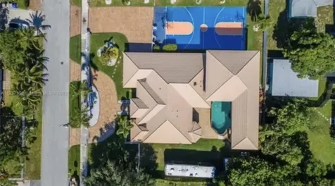 423 Ne 3rd Street Pompano Beach FL 33060