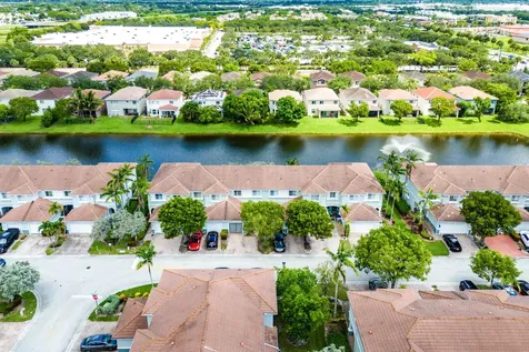 2196 Oakmont Drive Riviera Beach FL 33404