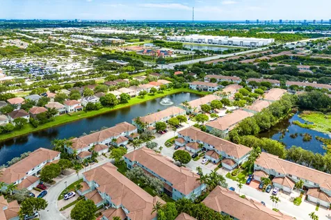 2196 Oakmont Drive Riviera Beach FL 33404