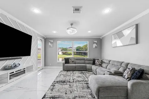 2196 Oakmont Drive Riviera Beach FL 33404