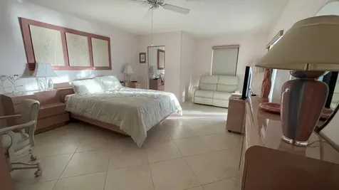 6866 Huntington Lane Delray Beach FL 33446