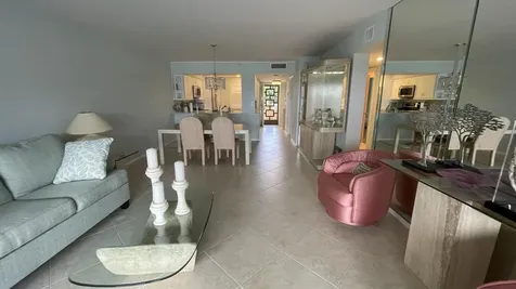 6866 Huntington Lane Delray Beach FL 33446