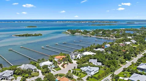 14 Herons Nest Sewalls Point FL 34996