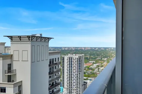 55 Sw 9th Street Miami FL 33130