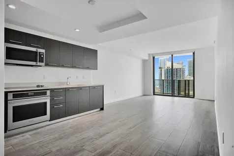55 Sw 9th Street Miami FL 33130