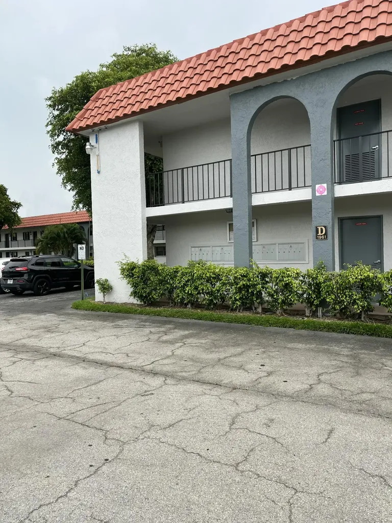 1961 W Woolbright Road Boynton Beach FL 33426