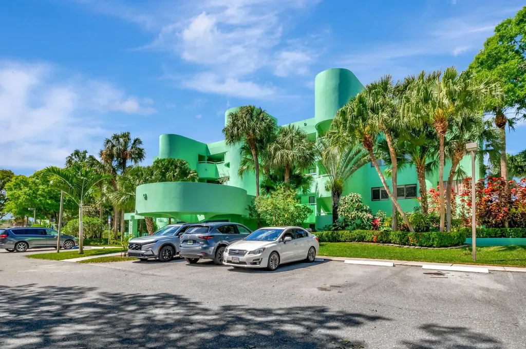 5884 Morningstar Circle Delray Beach FL 33484