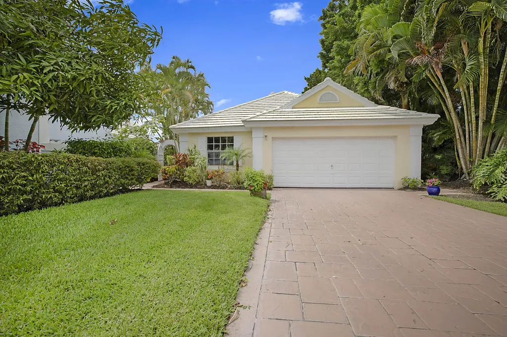 9358 Heathridge Drive West Palm Beach FL 33411