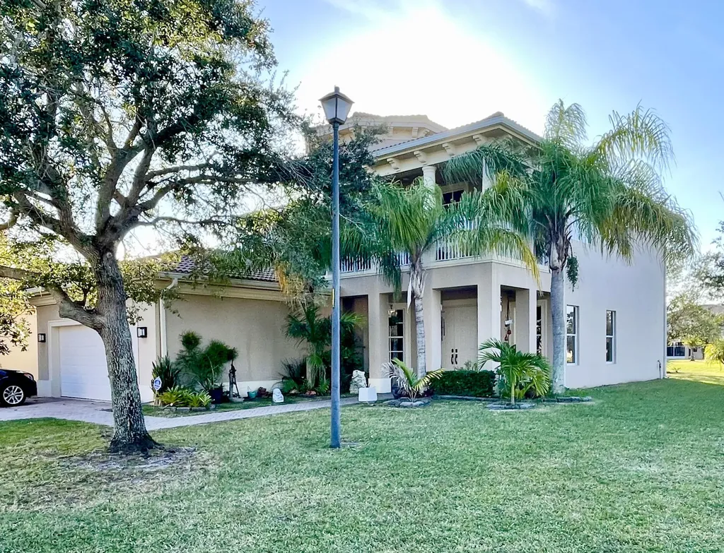 2001 Albany Terrace Vero Beach FL 32968