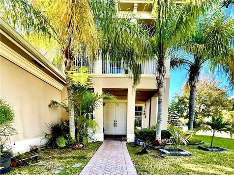 2001 Albany Terrace Vero Beach FL 32968