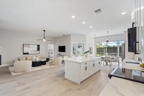 1082 Bedford Avenue Palm Beach Gardens FL 33403