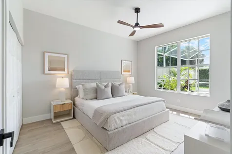 1082 Bedford Avenue Palm Beach Gardens FL 33403