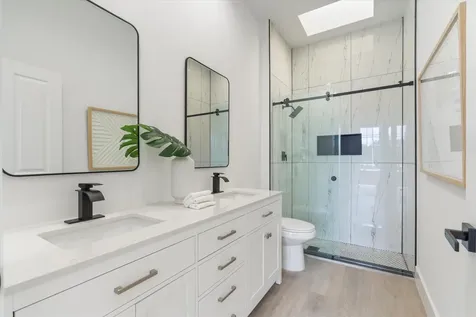 1082 Bedford Avenue Palm Beach Gardens FL 33403