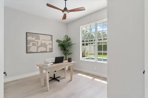 1082 Bedford Avenue Palm Beach Gardens FL 33403