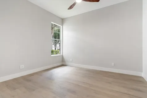 1082 Bedford Avenue Palm Beach Gardens FL 33403