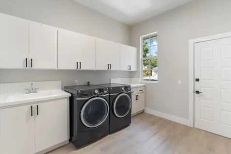 1082 Bedford Avenue Palm Beach Gardens FL 33403
