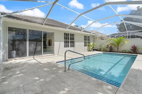 1082 Bedford Avenue Palm Beach Gardens FL 33403
