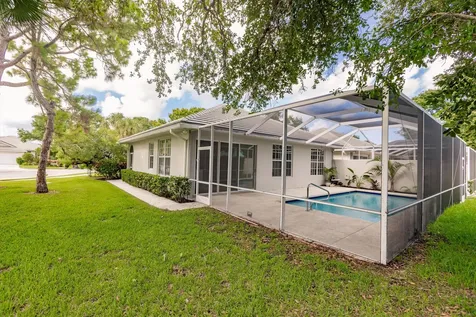 1082 Bedford Avenue Palm Beach Gardens FL 33403
