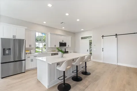1082 Bedford Avenue Palm Beach Gardens FL 33403
