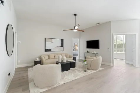 1082 Bedford Avenue Palm Beach Gardens FL 33403
