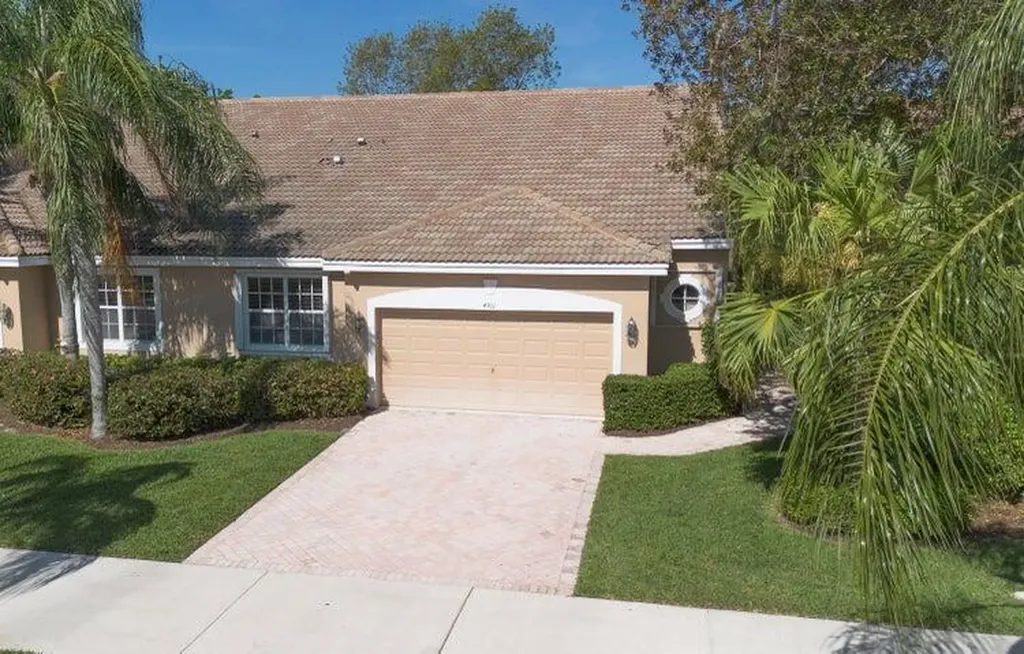 4701 Carlton Golf Drive Lake Worth FL 33449