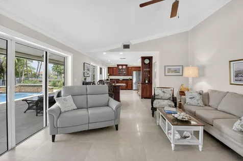 17401 Spring Tree Lane Boca Raton FL 33487
