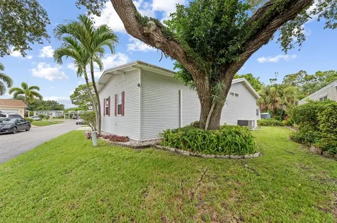 2555 Pga Boulevard Palm Beach Gardens FL 33410