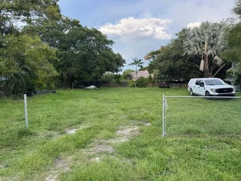 147 Avenue N Loxahatchee Groves FL 33470
