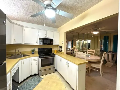 141 Lake Pine Circle Greenacres FL 33463