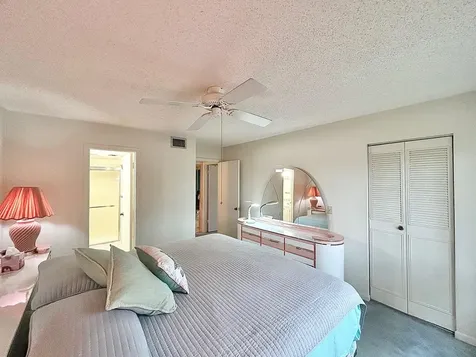 141 Lake Pine Circle Greenacres FL 33463