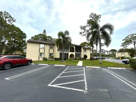 141 Lake Pine Circle Greenacres FL 33463