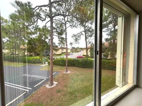 141 Lake Pine Circle Greenacres FL 33463