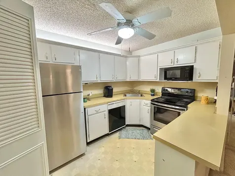 141 Lake Pine Circle Greenacres FL 33463