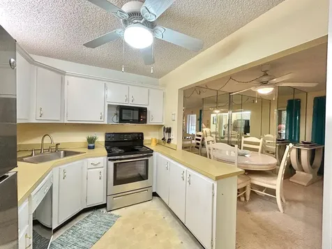 141 Lake Pine Circle Greenacres FL 33463