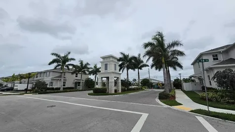 1677 Se 8th Avenue Homestead FL 33034