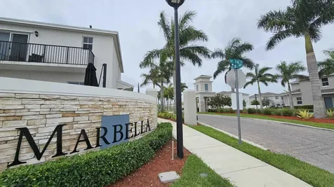 1677 Se 8th Avenue Homestead FL 33034