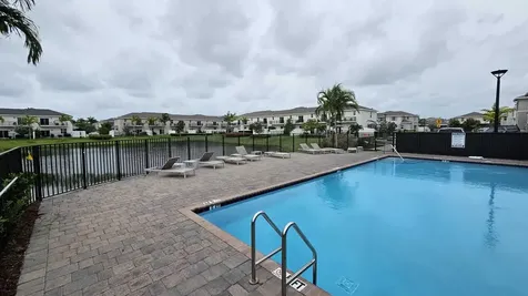 1677 Se 8th Avenue Homestead FL 33034