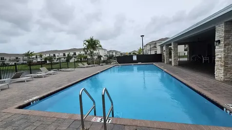 1677 Se 8th Avenue Homestead FL 33034