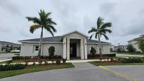 1677 Se 8th Avenue Homestead FL 33034