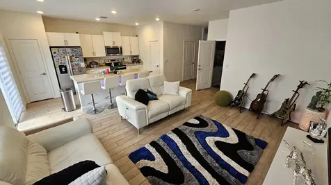 1677 Se 8th Avenue Homestead FL 33034