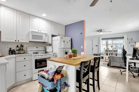 4902 Nw 27 Way Tamarac FL 33309